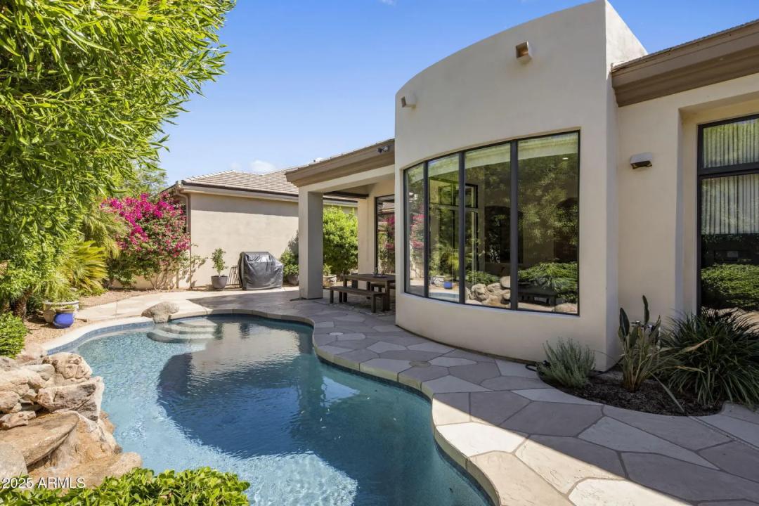 Real Estate Picture 23