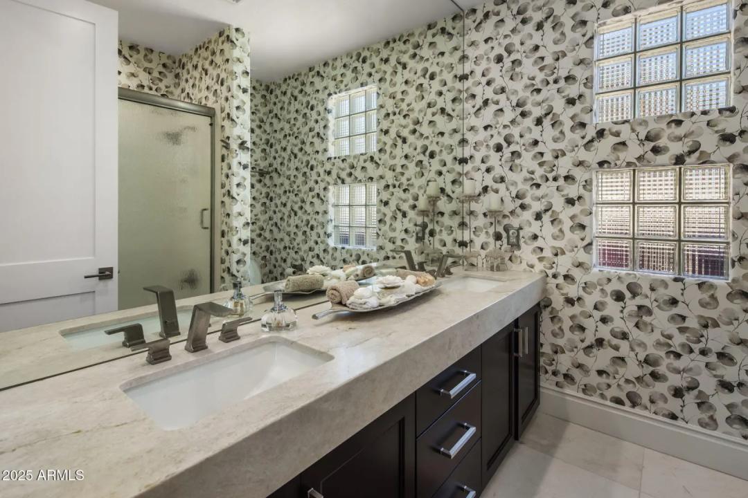 Real Estate Picture 20