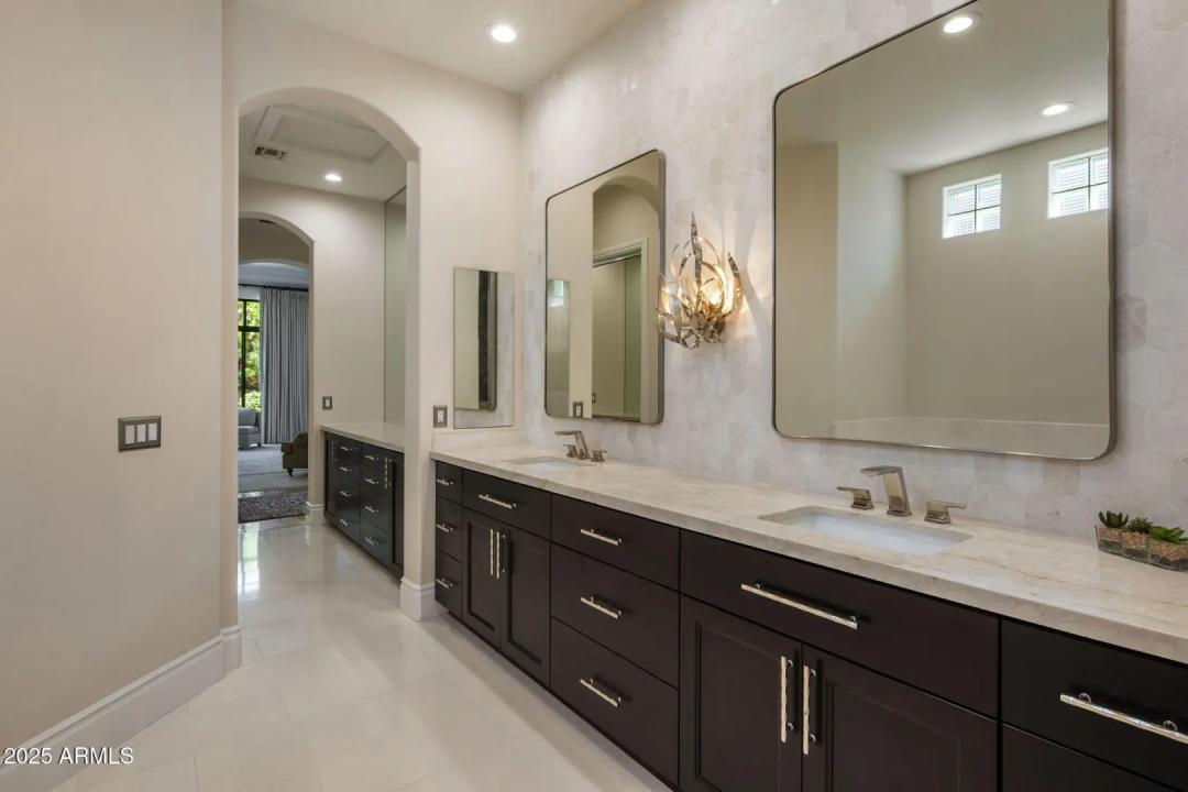Real Estate Picture 18