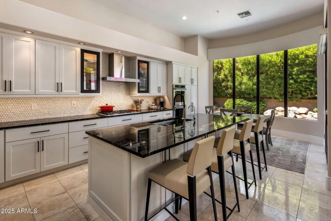 Real Estate Picture 6