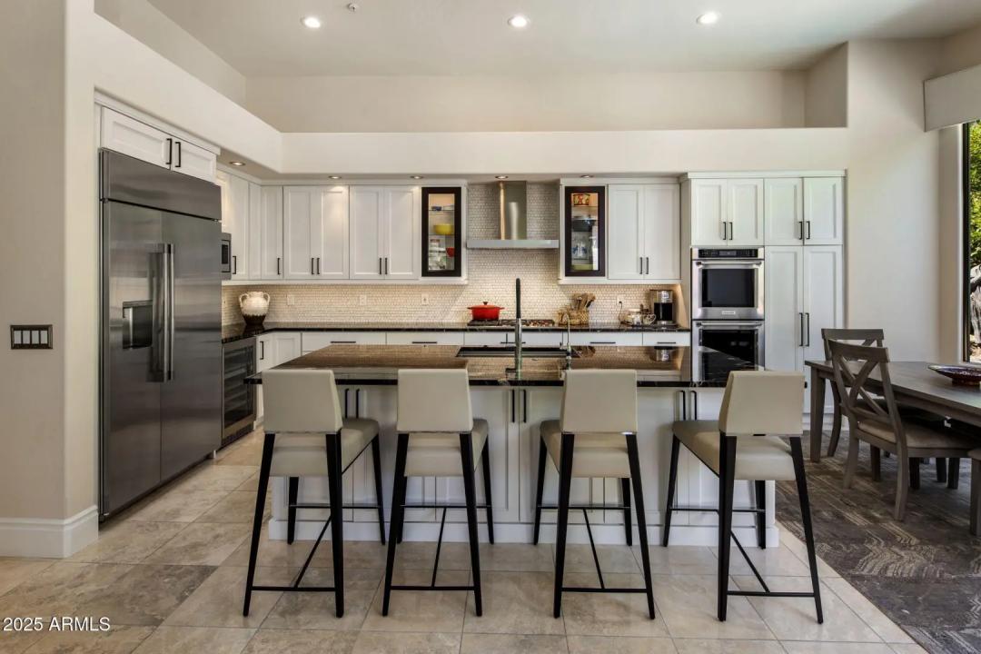 Real Estate Picture 5