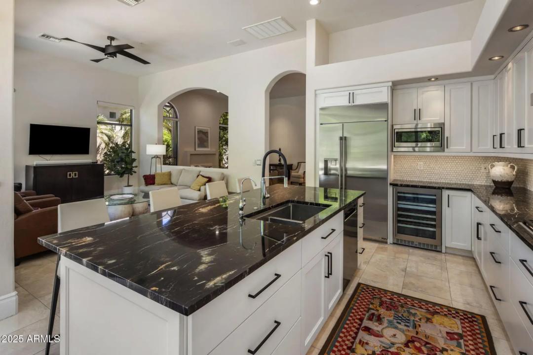 Real Estate Picture 9
