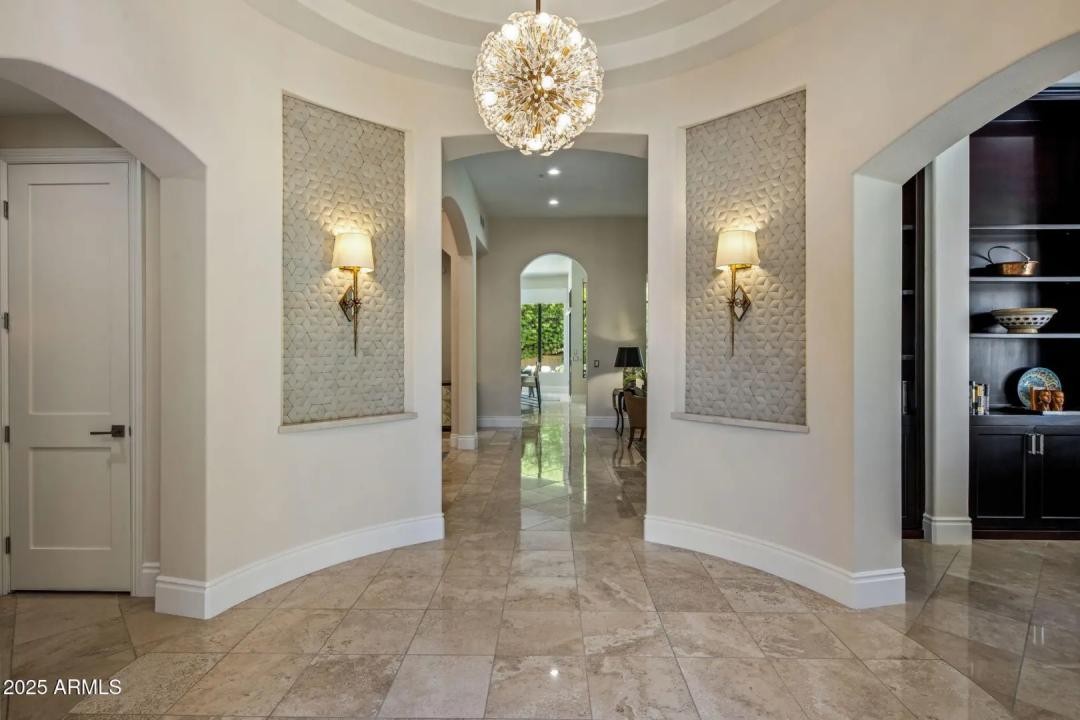 Real Estate Picture 3