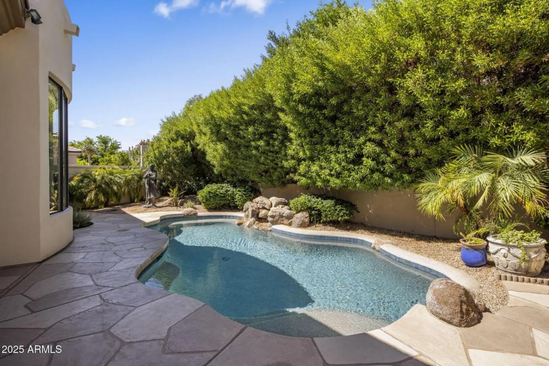 Real Estate Picture 24