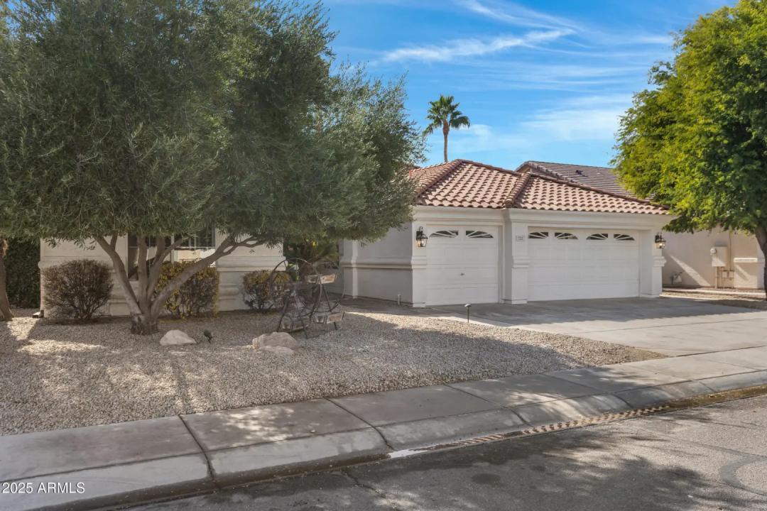 Real Estate Picture 3