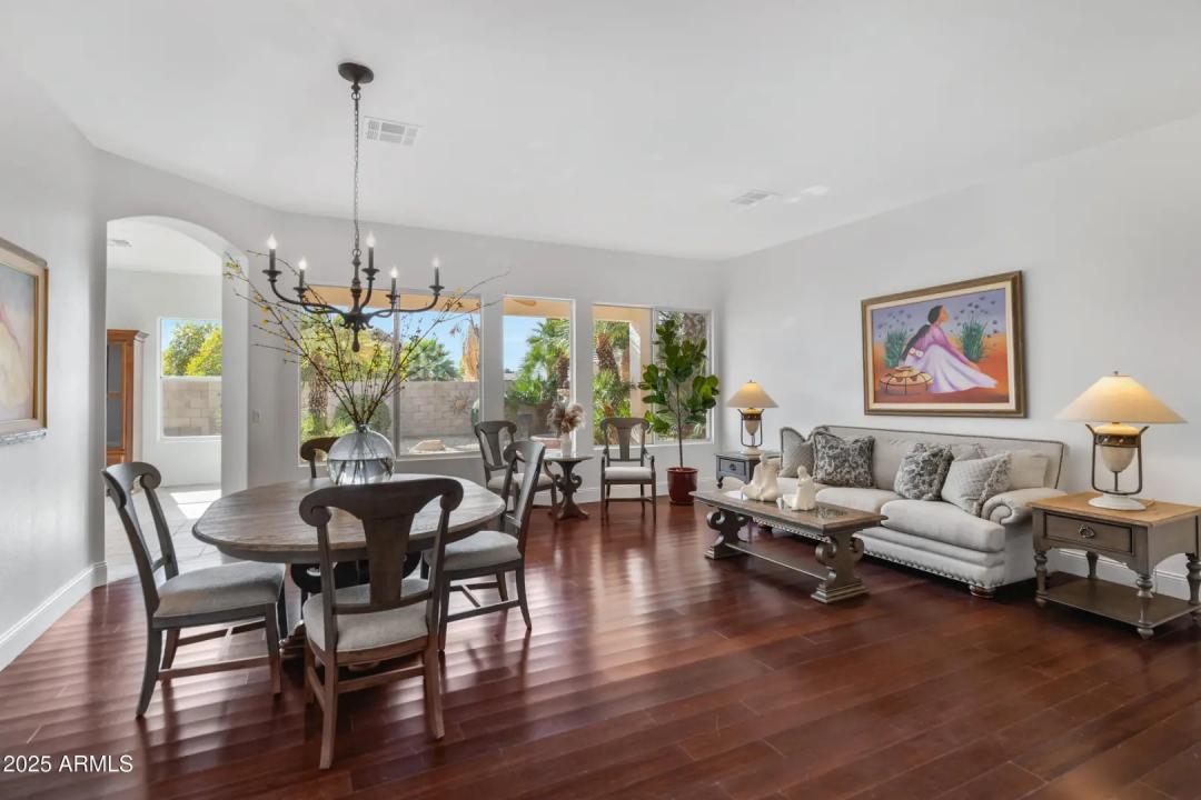 Real Estate Picture 8