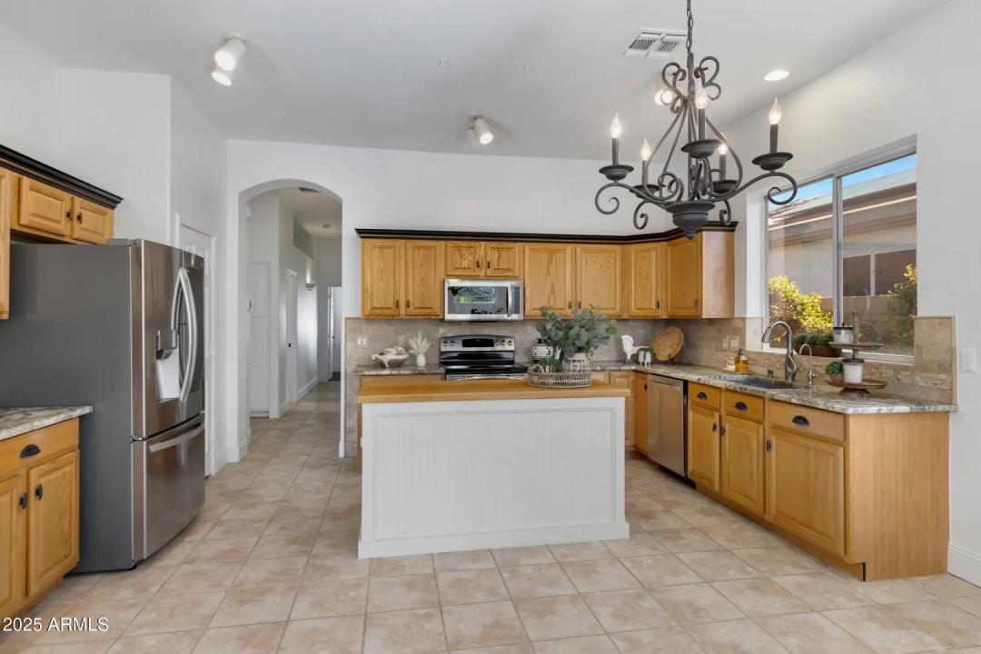 Real Estate Picture 13