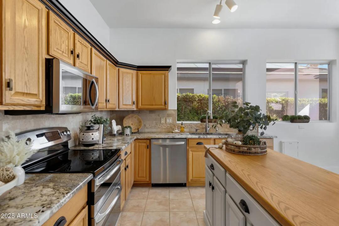 Real Estate Picture 15
