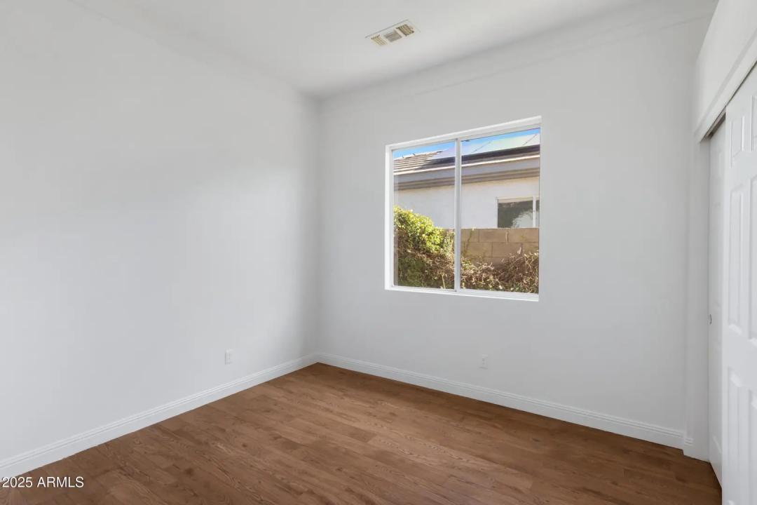 Real Estate Picture 21