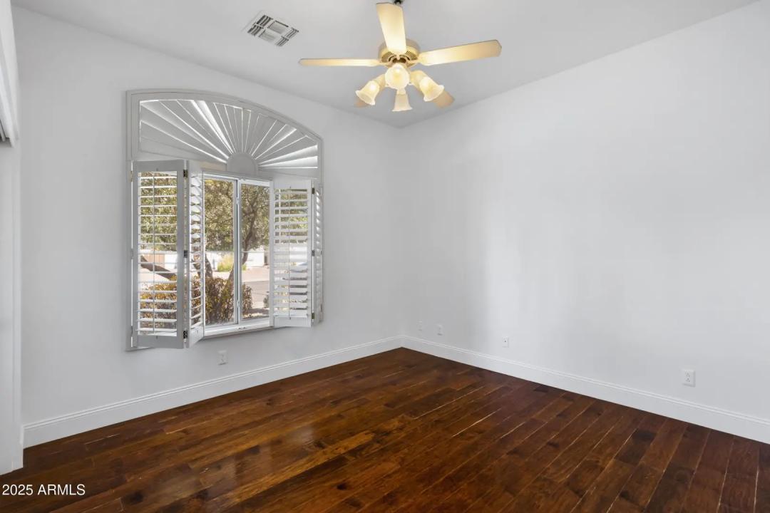 Real Estate Picture 22