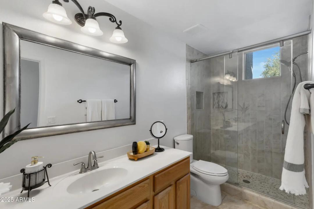 Real Estate Picture 24