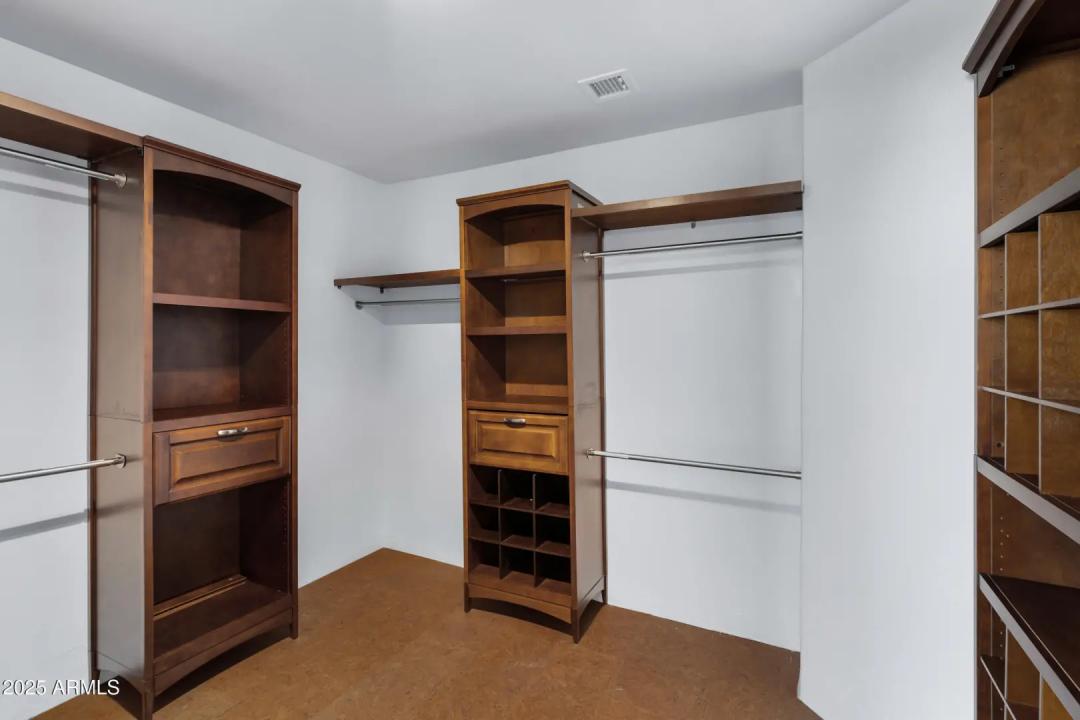 Real Estate Picture 33