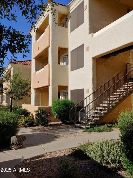 Real Estate Picture 3