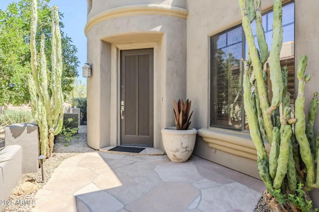 Real Estate Picture 4