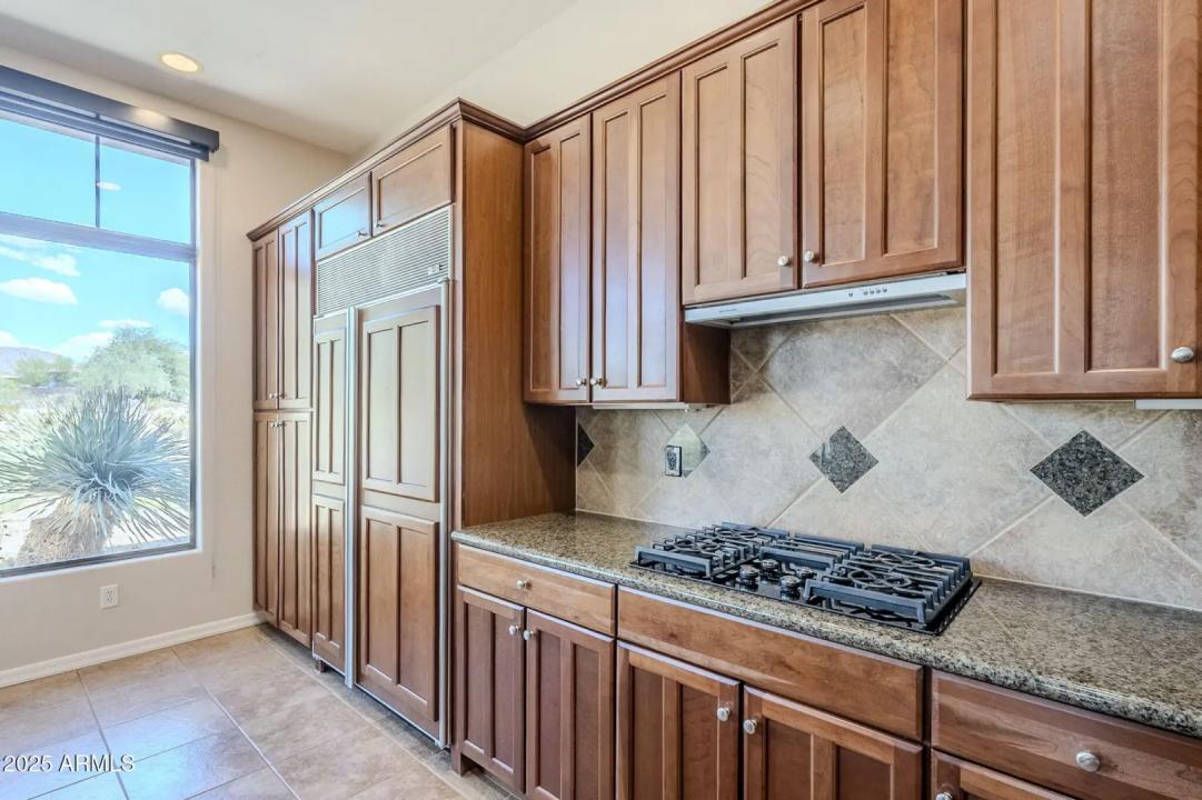 Real Estate Picture 17