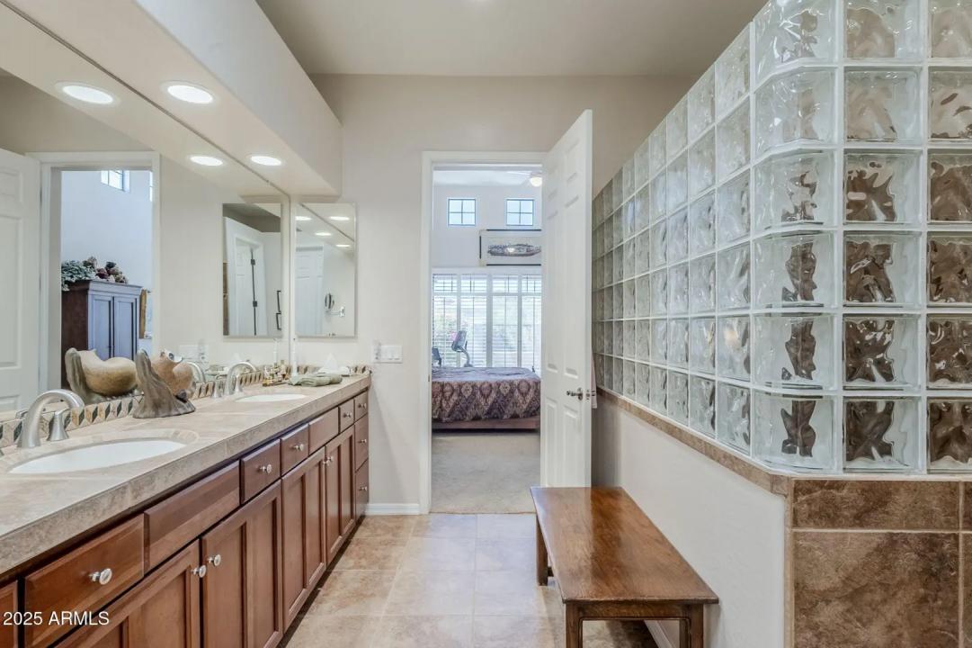 Real Estate Picture 23