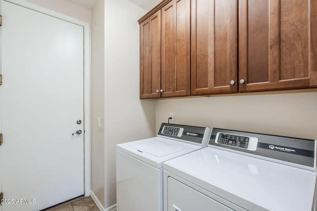 Real Estate Picture 33