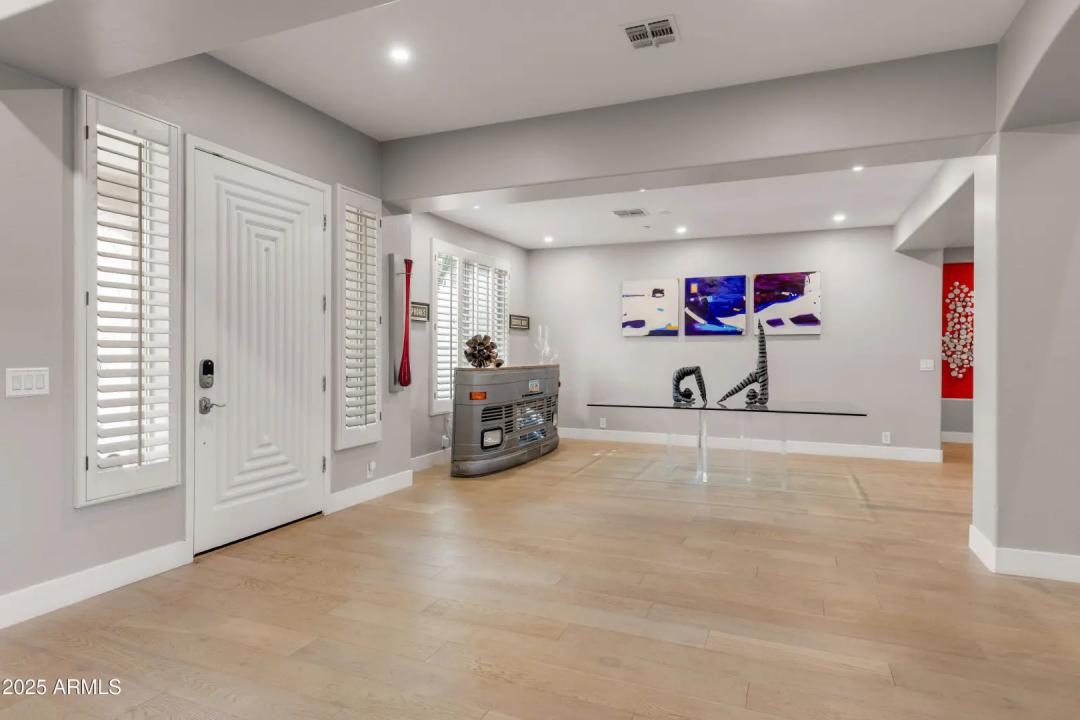 Real Estate Picture 24