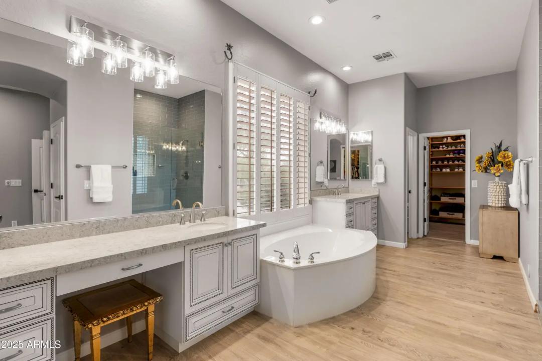 Real Estate Picture 9