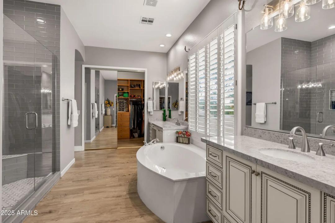 Real Estate Picture 10