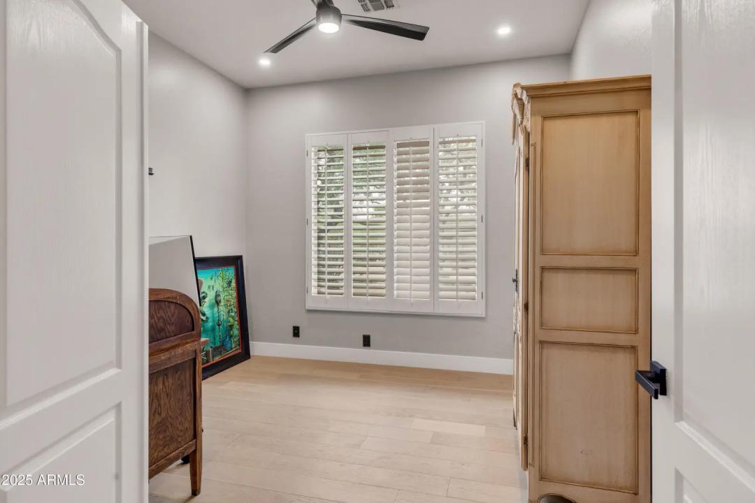 Real Estate Picture 13