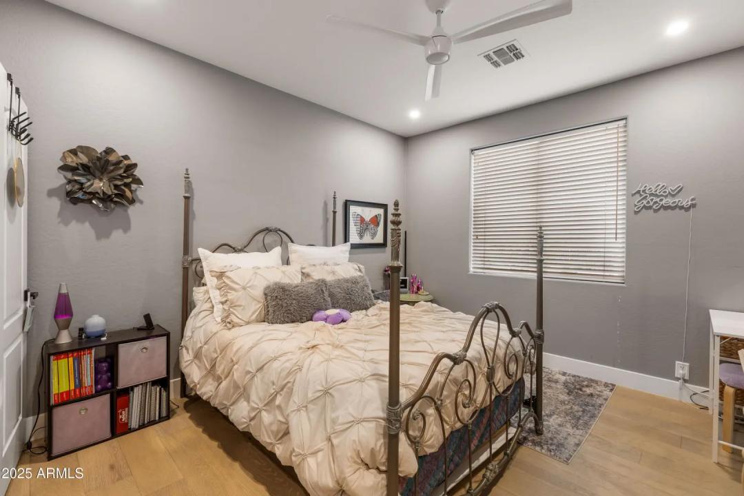Real Estate Picture 14