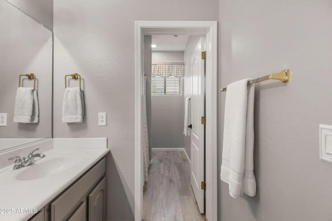 Real Estate Picture 16