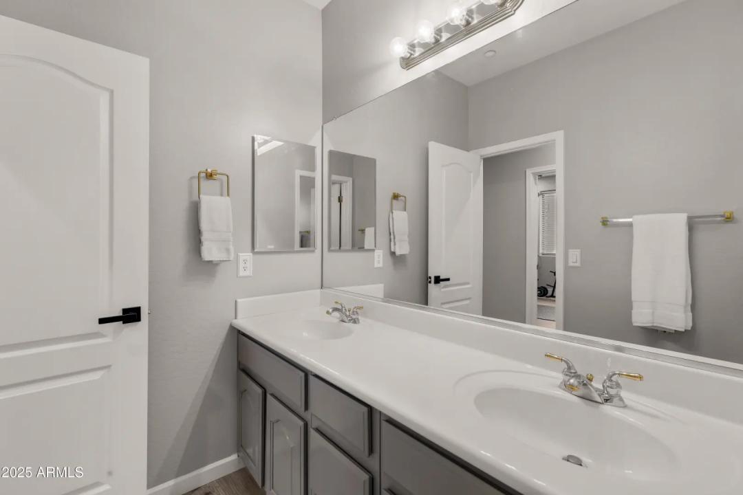 Real Estate Picture 17