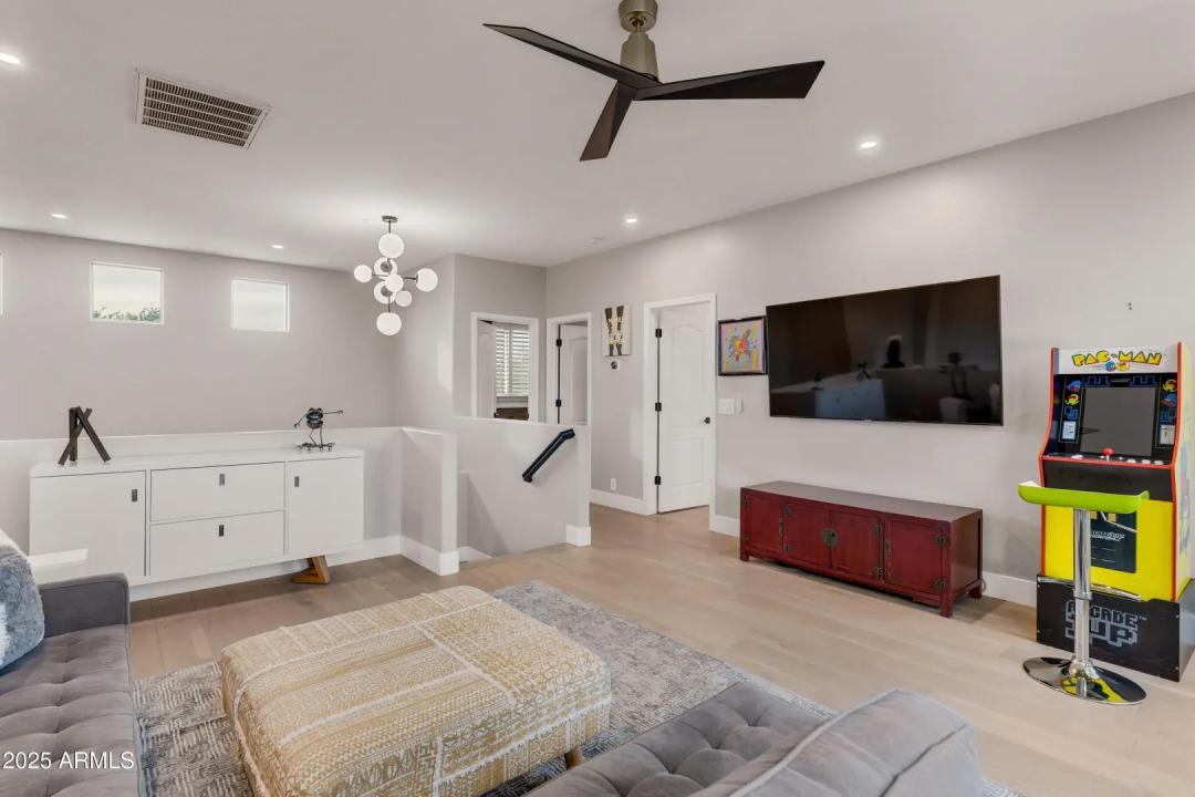 Real Estate Picture 23
