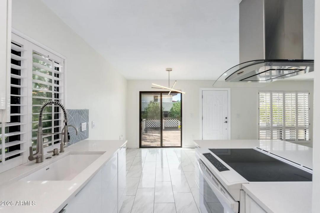 Real Estate Picture 22