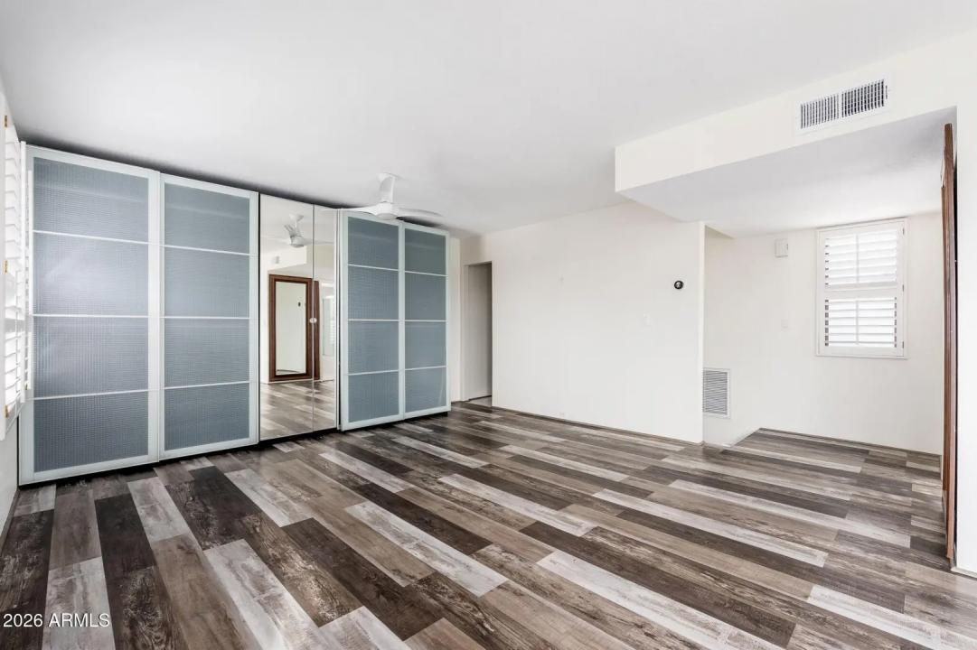 Real Estate Picture 14