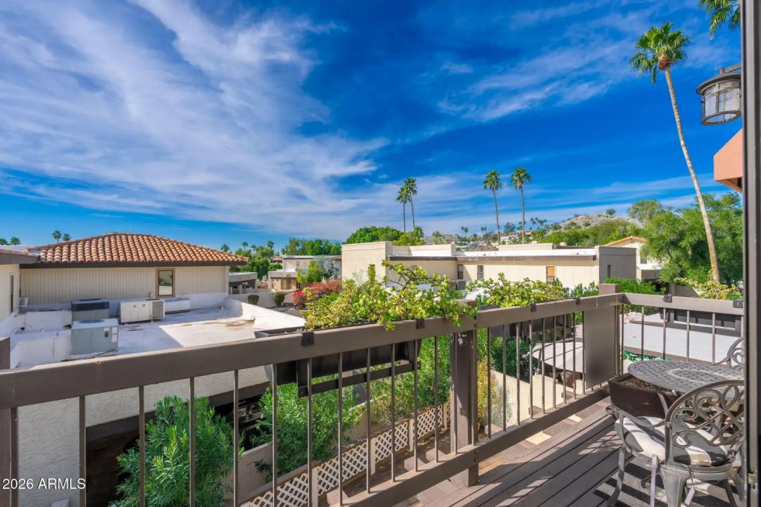 Real Estate Picture 25