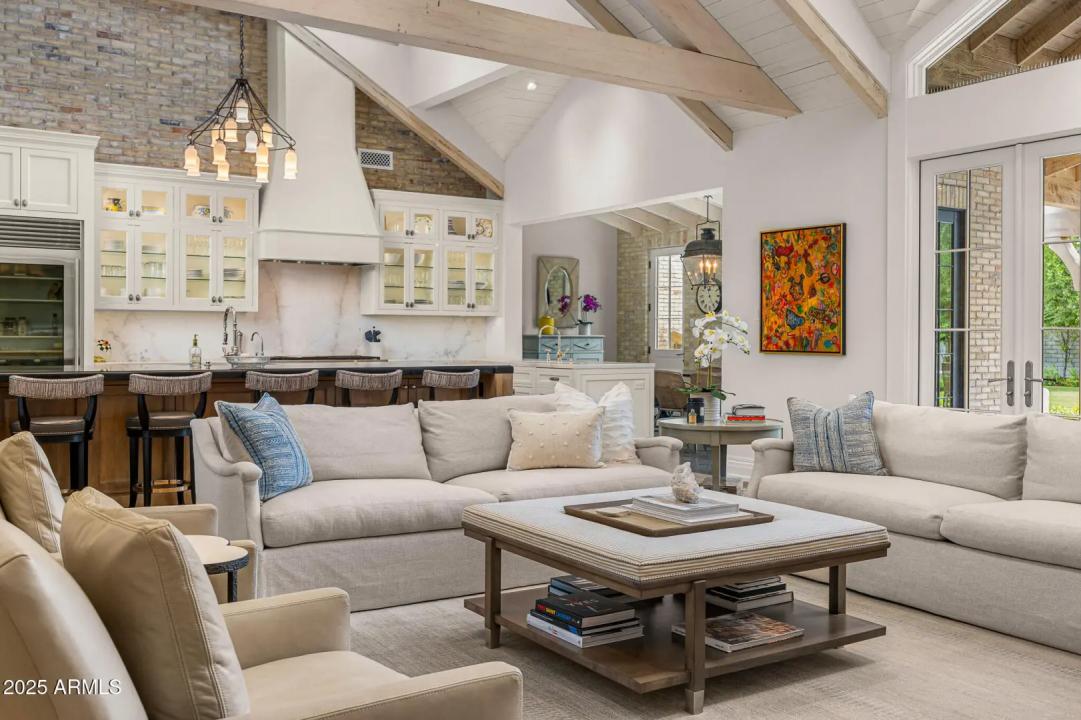 Real Estate Picture 10