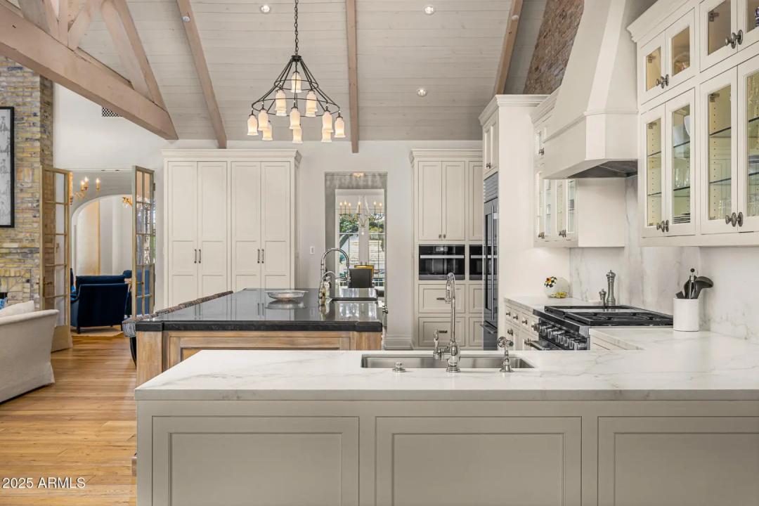 Real Estate Picture 15