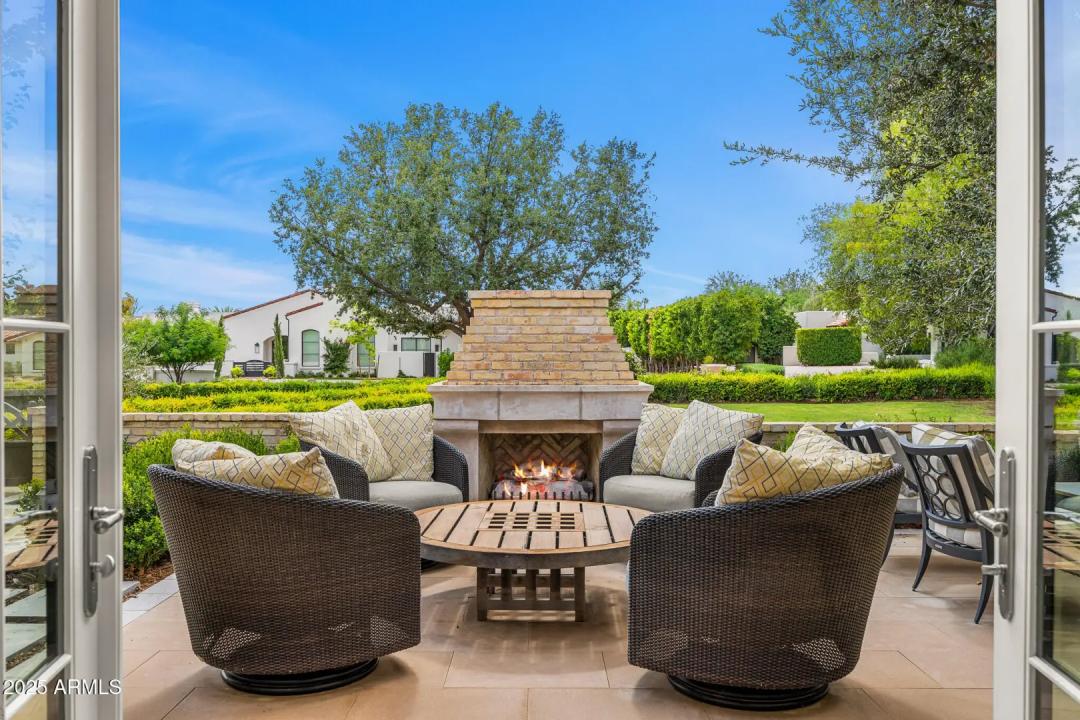 Real Estate Picture 3