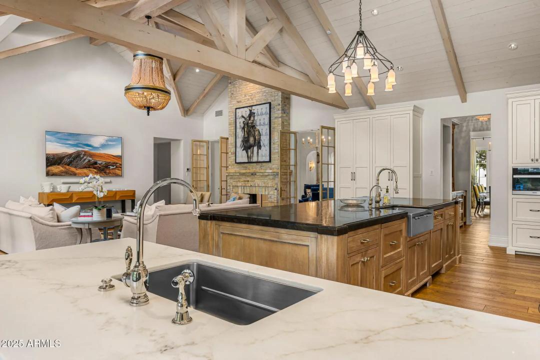 Real Estate Picture 17