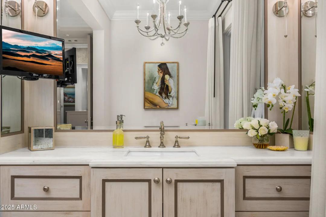 Real Estate Picture 25