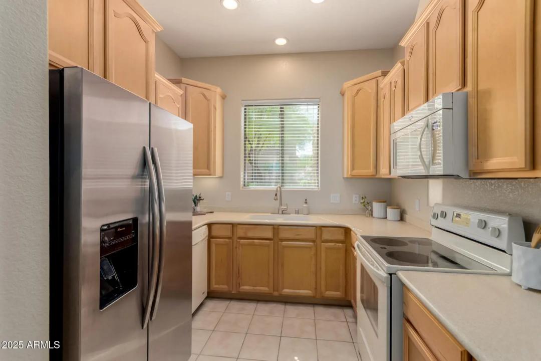 Real Estate Picture 9