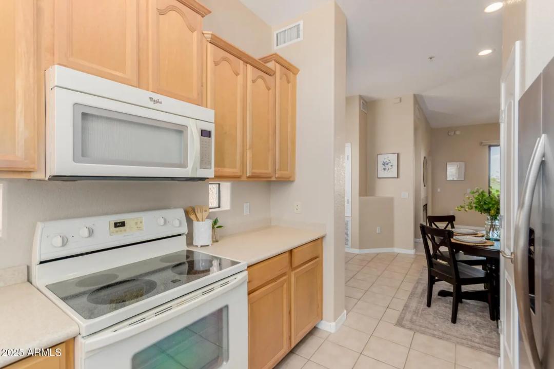 Real Estate Picture 11