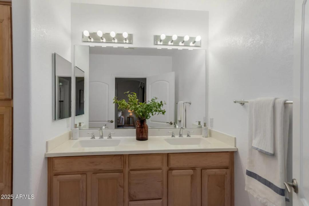 Real Estate Picture 16