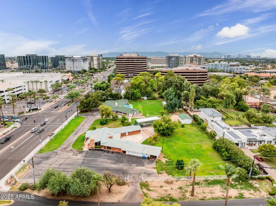 Real Estate Picture 3