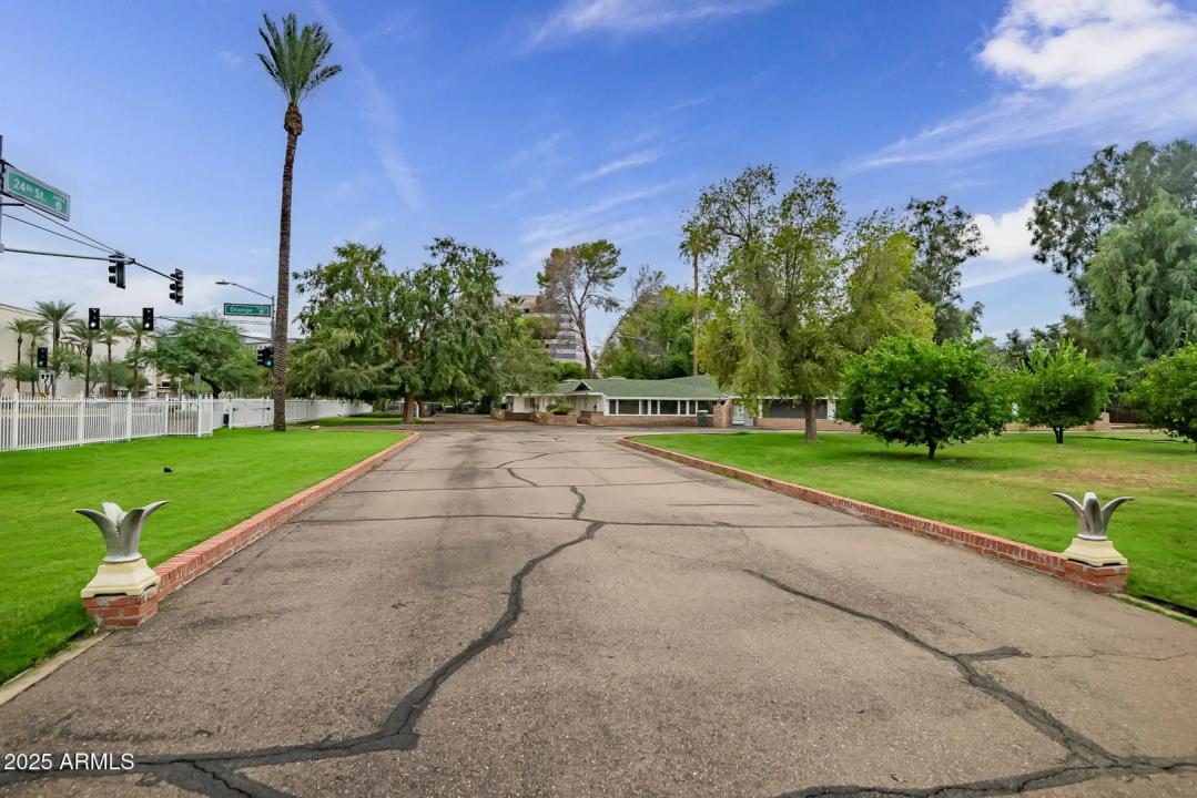 Real Estate Picture 6