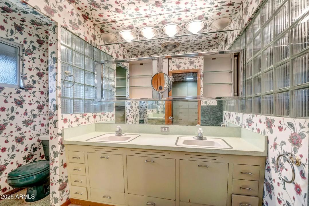 Real Estate Picture 10