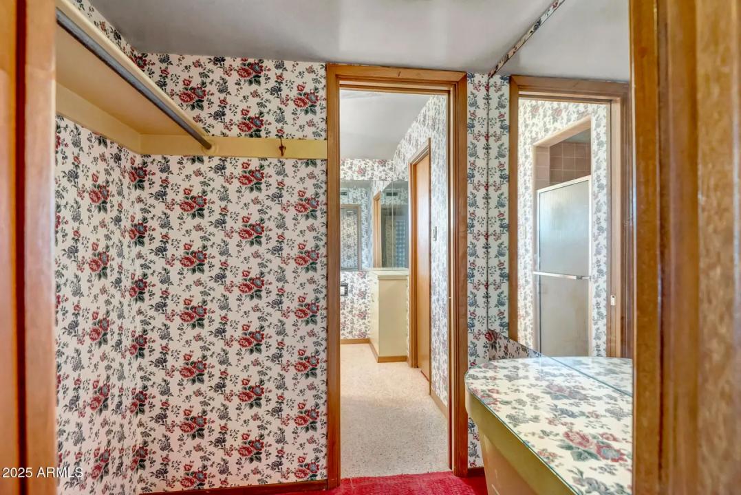 Real Estate Picture 12