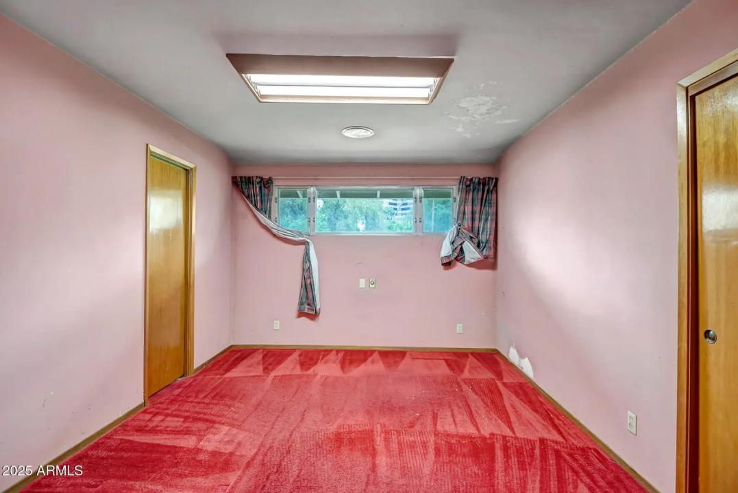 Real Estate Picture 14