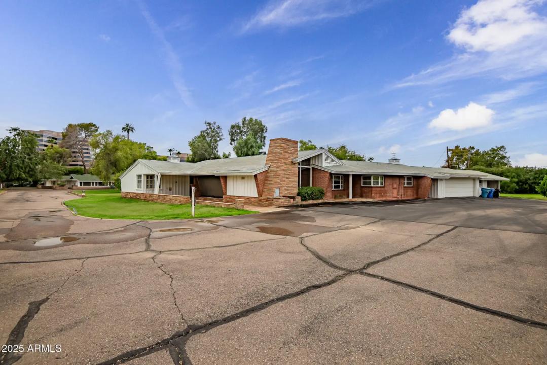 Real Estate Picture 24