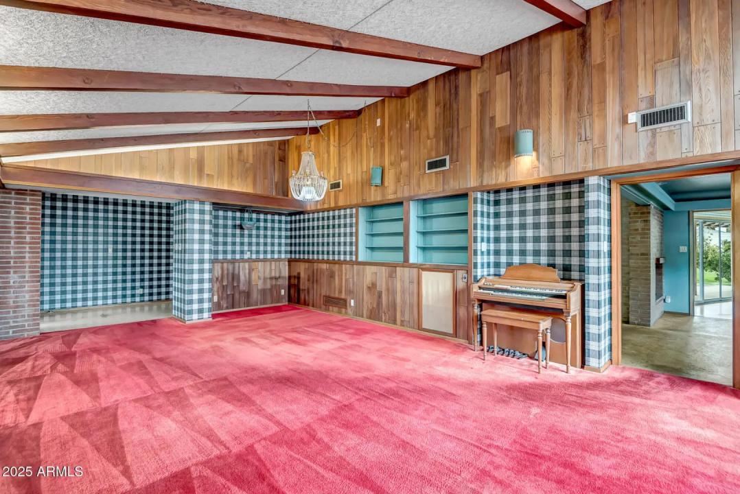 Real Estate Picture 30