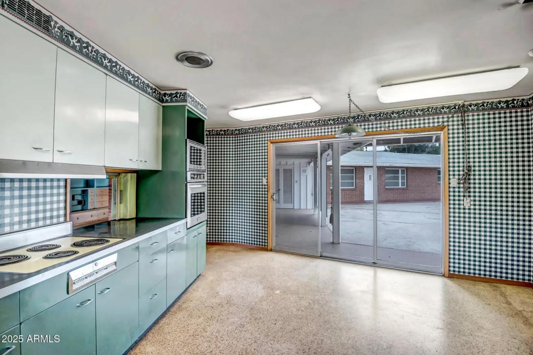 Real Estate Picture 38