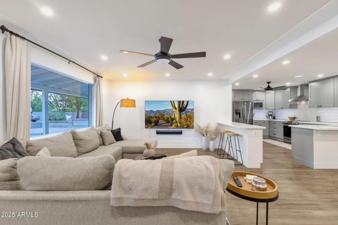 Real Estate Picture 7
