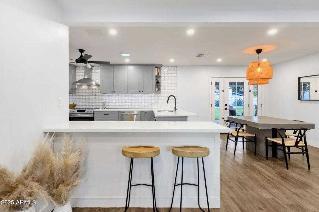 Real Estate Picture 9